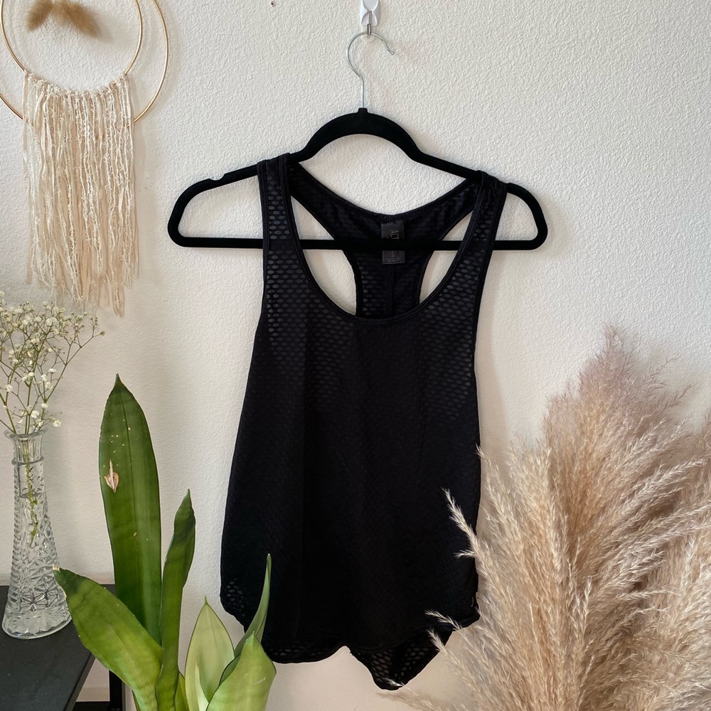 Black workout tank
